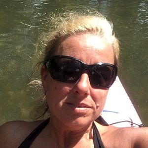 Meet your Posher, Stacy